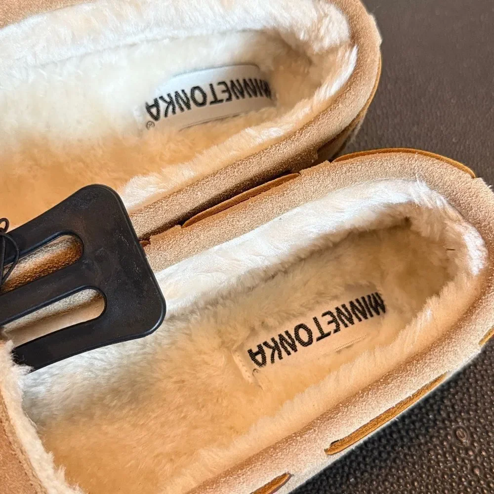 NWT Minnetonka Petra Trapper suede slippers tan